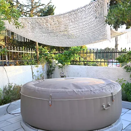 Sea View Gem Steps To Zia Square Hot Tub *