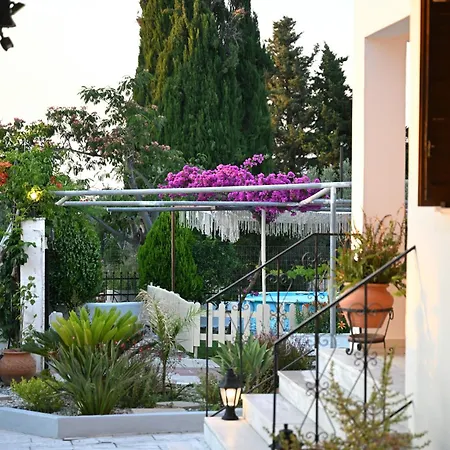 Sea View Gem Steps To Zia Square Hot Tub