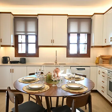 Sea View Gem Steps To Zia Square Hot Tub