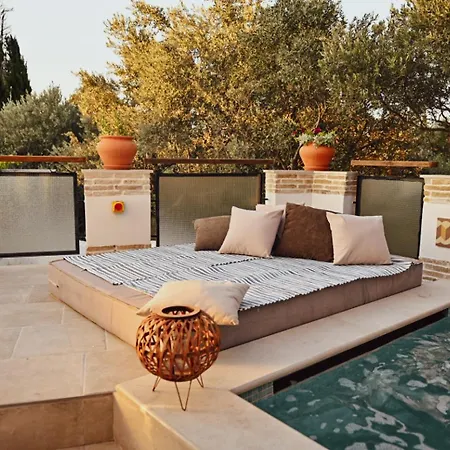 Sea View Gem Steps To Zia Square Hot Tub