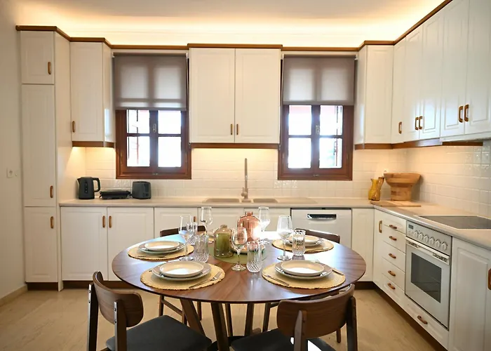 Sea View Gem Steps To Zia Square Hot Tub