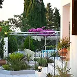 Sea View Gem Steps To Zia Square Hot Tub
