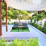 Sea View Gem Steps To Zia Square Hot Tub فيلة Lagoudi Zia